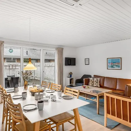 Heida - 1-5km From The Sea By Interhome *